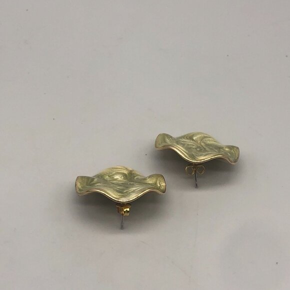 3/$30 Vintage Earrings Gold Wavy Button Swirl Design Green White Pierced Estate - Picture 5 of 11